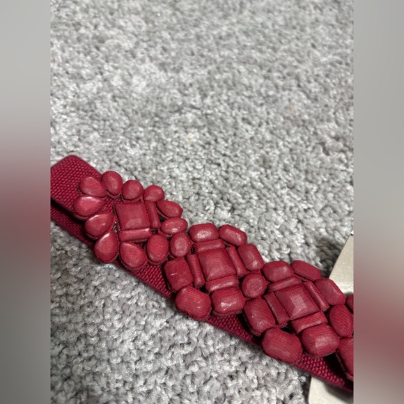 Anthropologie Maroon Red Beaded Elastic Waist Belt Size Medium NWT - Picture 2 of 4